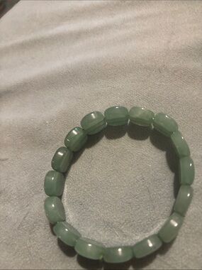Jade bead bracelet